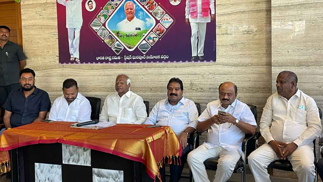 Kadiam | ఇద్దరు మహిళల నాయకత్వంలో పని చేస్తూ మగతనం గురించి మాట్లాడటమా? : కడియం శ్రీహరి