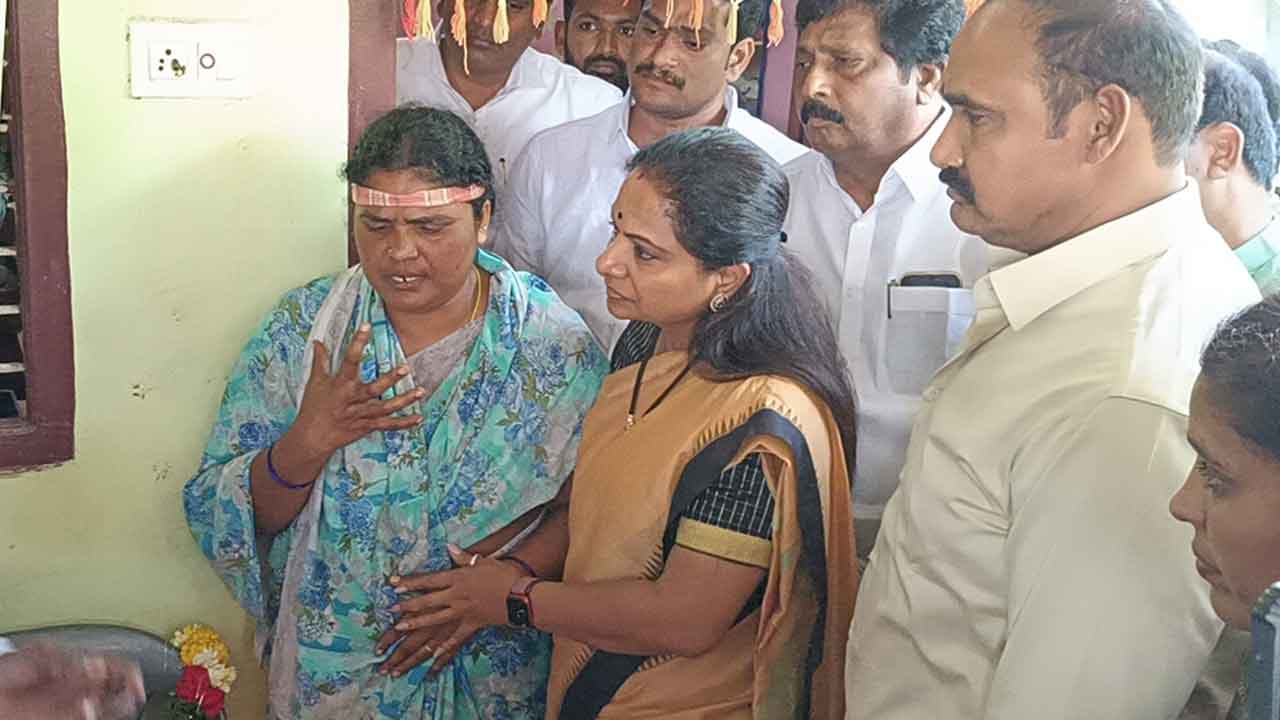 గురుకులాలపై ప్రభుత్వం దృష్టి పెట్టాలి