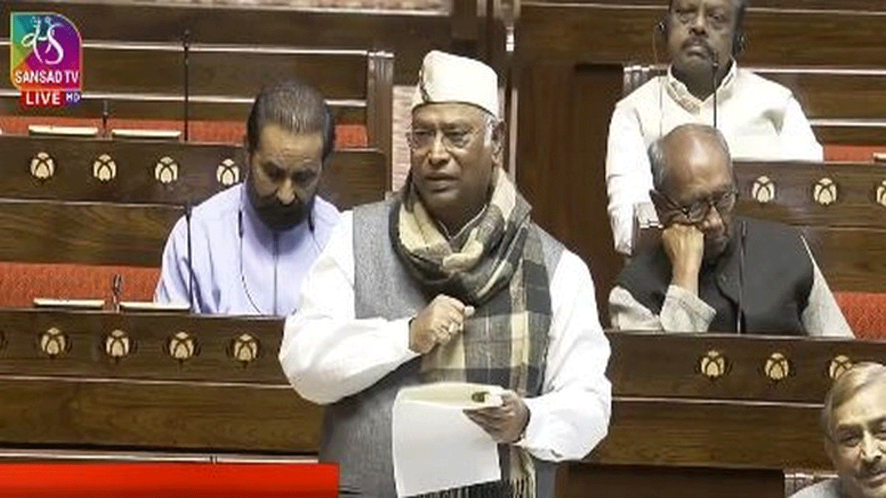 Mallikarjun Kharge | ఓ సీఎం ఇలాగేనా మాట్లాడేది ..? : అసోం సీఎం అనుచిత వ్యాఖ్య‌ల‌పై మ‌ల్లికార్జున్ ఖ‌ర్గే ఫైర్