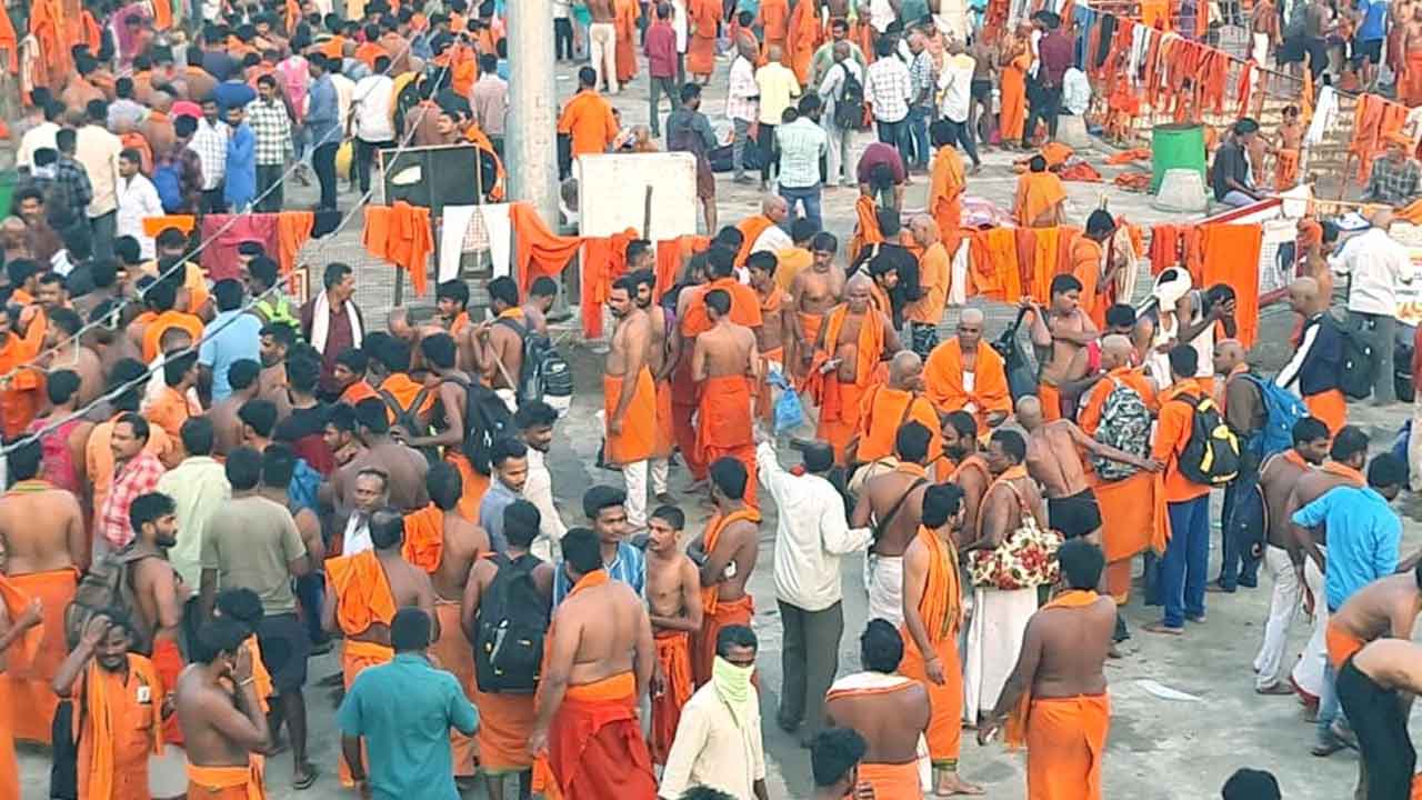 కొండగట్టు భక్తజన సందోహం