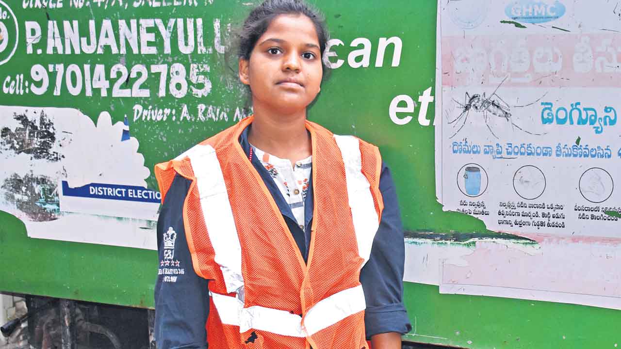 Aripina Jayalakshmi | ఛేంజ్ మేకర్ చెత్త బండి జయలక్ష్మి!