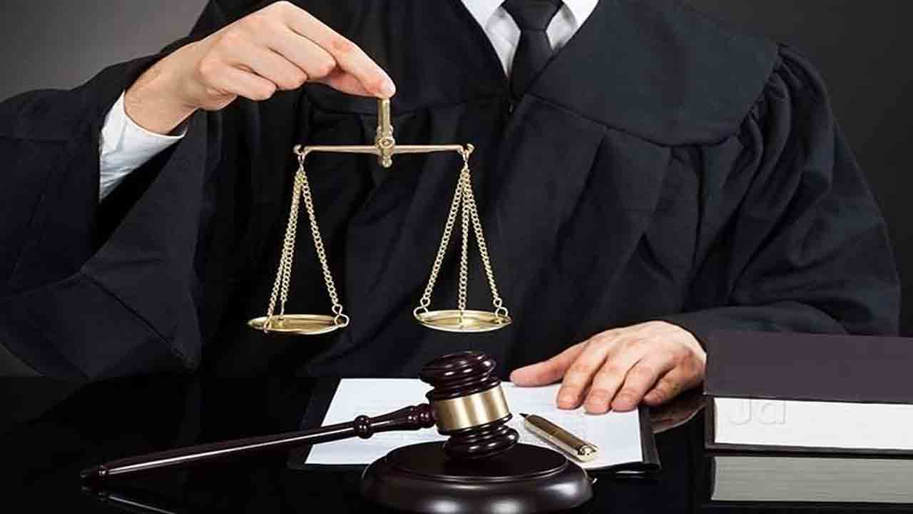 Hyderabad | న్యాయమూర్తులను మేనేజ్‌ చేసి తీర్పు మార్పిస్తానని రూ.7కోట్లు వసూలు చేసిన న్యాయవాది..!