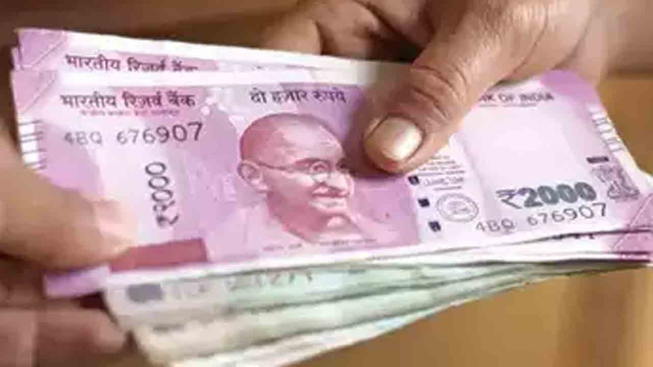 Recovery Agents | వెంటపడి రుణాలు.. వేధించి వసూళ్లు.. ప్రాణాలు తీస్తున్న బ్యాంకు రికవరీ ఏజెంట్లు