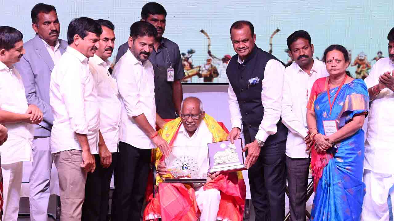 కూరెళ్లకు రాష్ట్ర ప్రభుత్వ సత్కారం