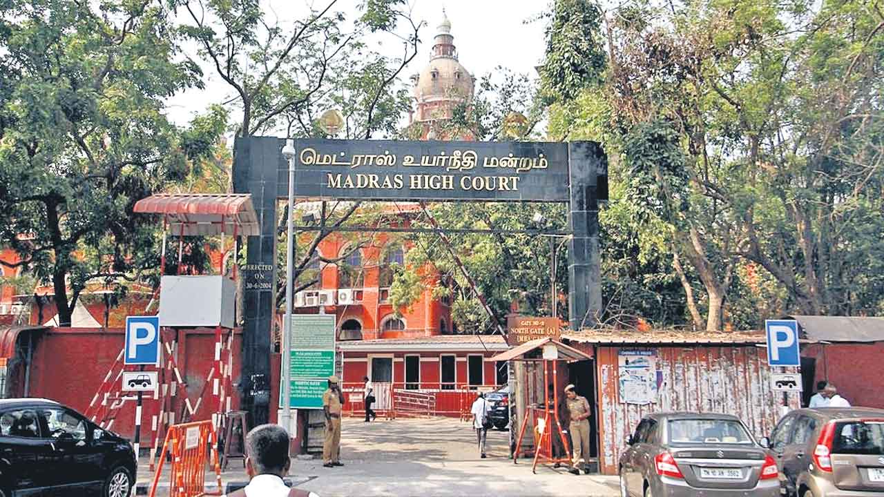 Madras High Court | ఆలయాలు పిక్‌నిక్‌ స్పాట్‌ కాదు.. గుడుల్లోకి హిందూయేతరులను అనుమతించొద్దన్న మద్రాస్‌ హైకోర్టు