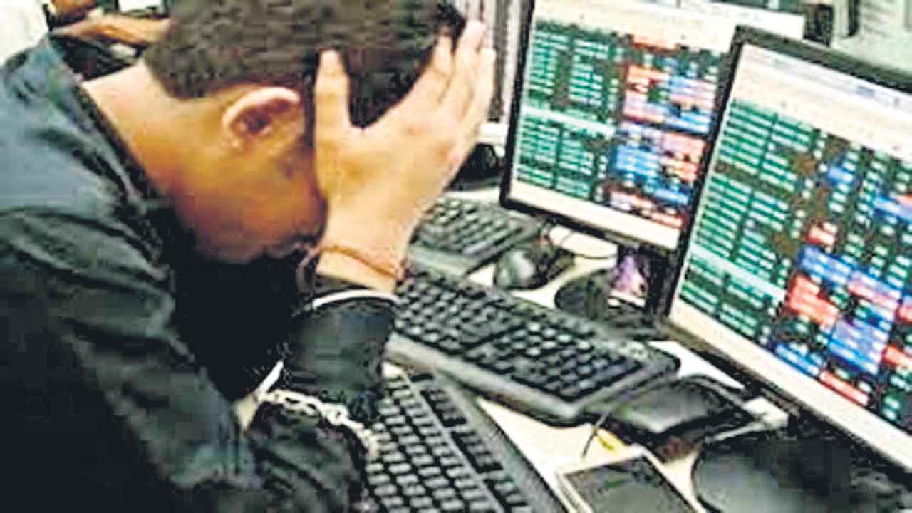 భారీ నష్టాల్లో స్టాక్‌ మార్కెట్లు