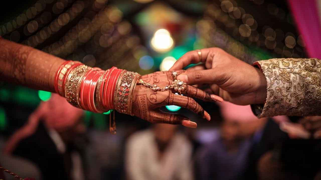 ఎన్నారై పెండ్లిళ్లను రిజిస్టర్‌ చేయాలి