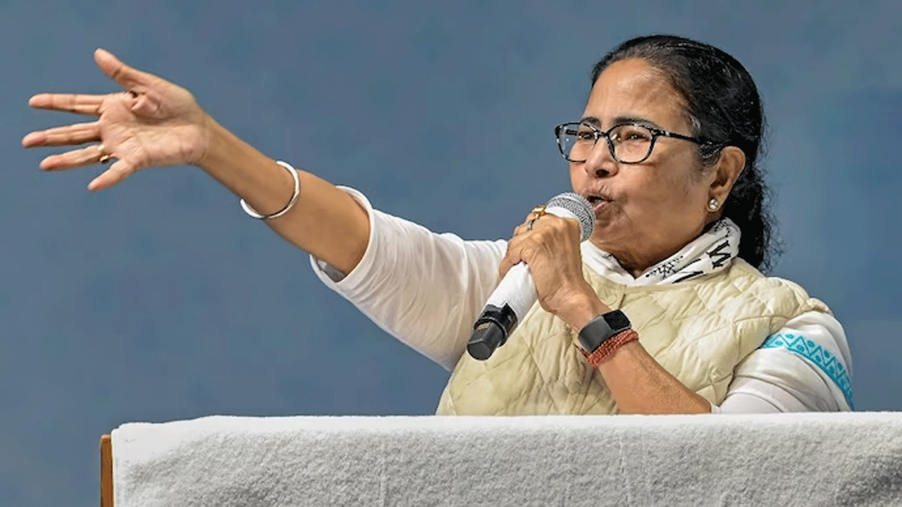 Mamata Banerjee : త‌ల‌పాగా ధ‌రించిన ప్ర‌తి ఒక్క‌రిపై ఖ‌లిస్తానీ ముద్ర వేస్తున్న కాషాయ పార్టీ : మ‌మ‌తా బెన‌ర్జీ