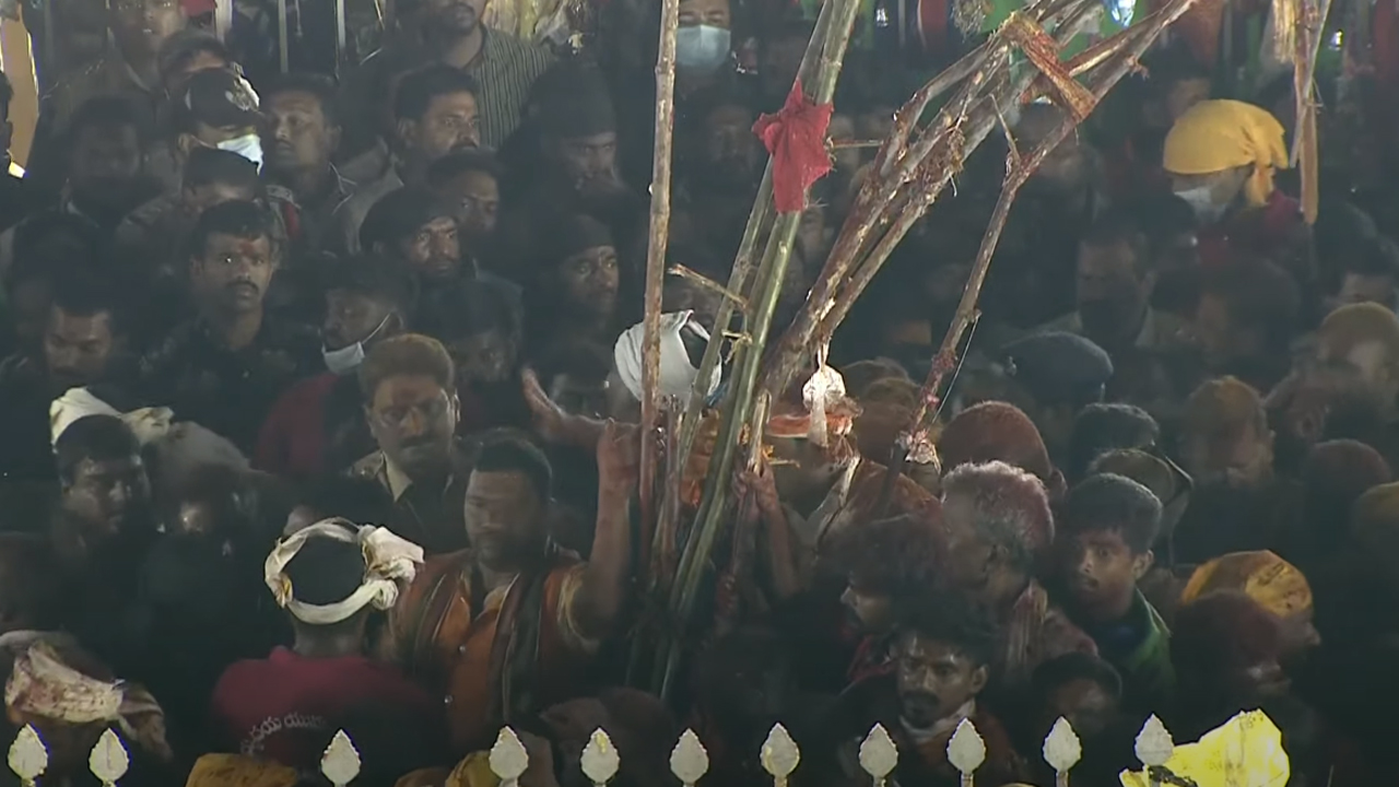 Medaram Jathara | మేడారం జాతరలో కీలక ఘట్టం.. గద్దెపైకి చేరిన సమ్మక్క