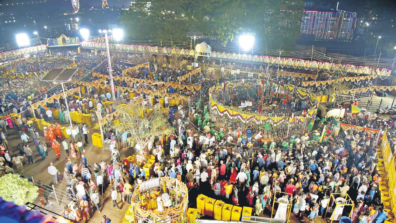 Medaram Jathara | మేడారం మహా జాతర.. ఆ జిల్లాలో నాలుగు రోజులు సెలవులు