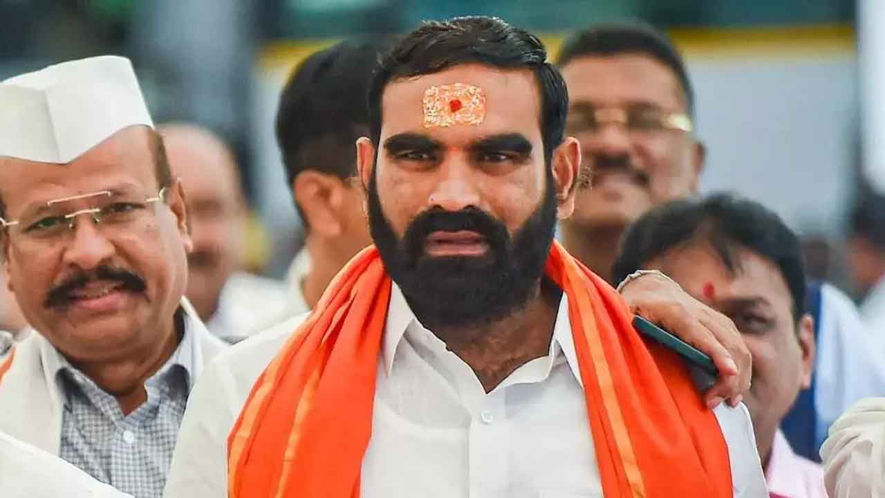 మీ అమ్మనాన్న నాకు ఓటేయకుంటే తిండి మానండి!