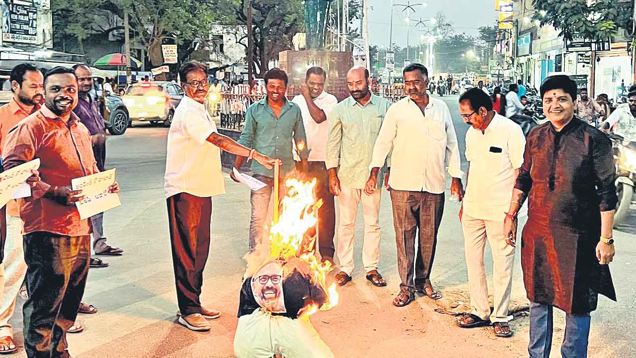 ఎంపీ అర్వింద్ హఠావో.. బీజేపీ బచావో