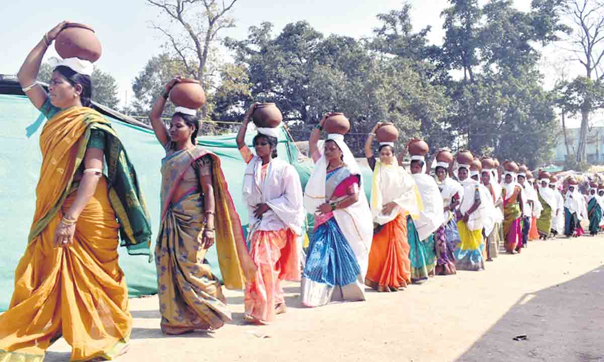 Nagoba Jatara | కన్నులపండువగా నాగోబా జాతర.. ఆరాధ్య దైవానికి మెస్రం వంశీయుల మహాపూజ