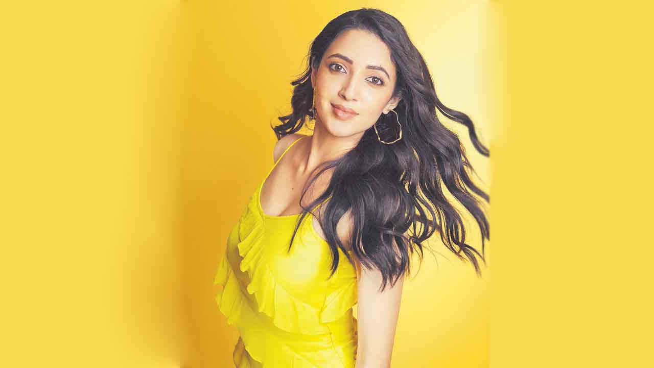 Neha Shetty | టాలీవుడ్‌పై కేంద్రీకృతమైన అందాల తుఫాను.. నేహా శెట్టి