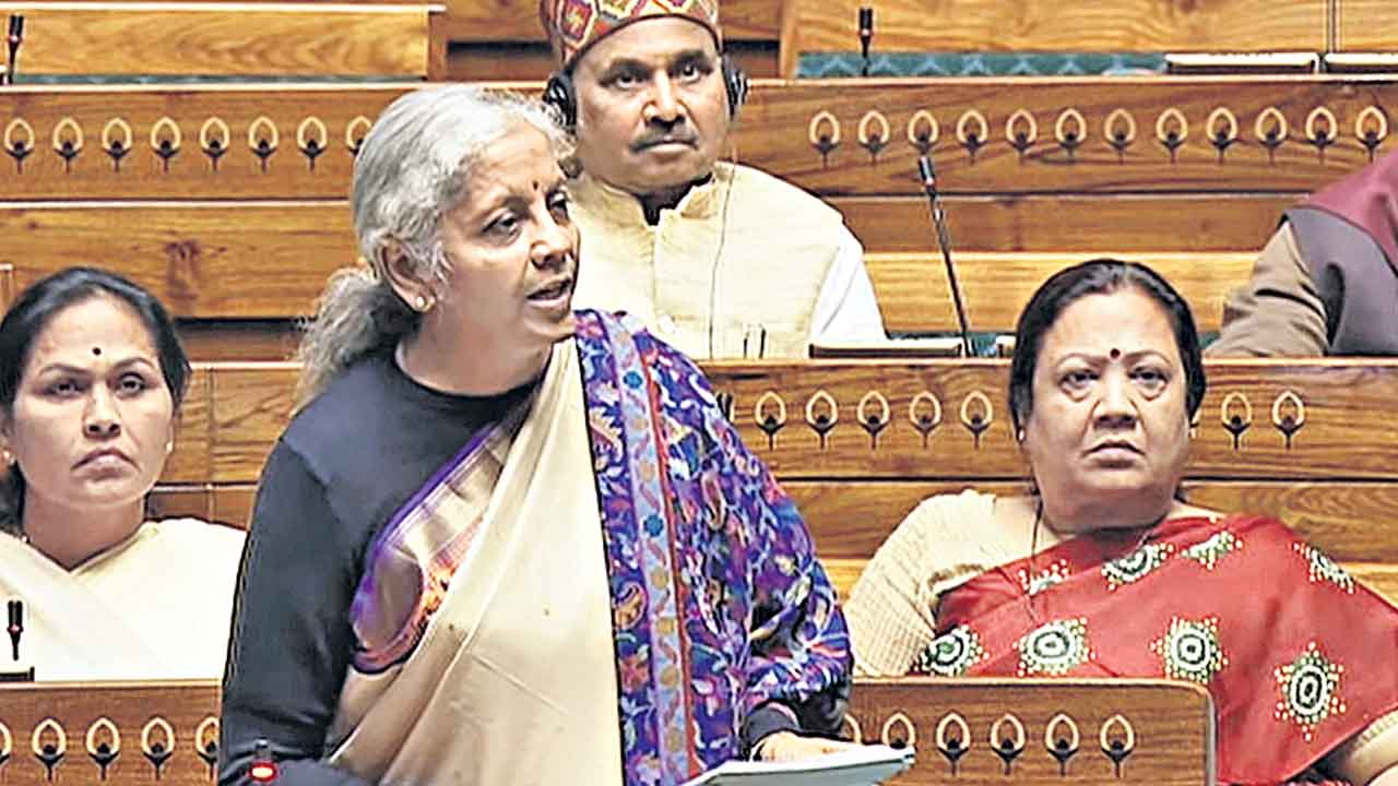 Nirmala Sitharaman | యూపీఏ పాలనలో దేశ ఆర్థిక వ్యవస్థ ఛిన్నాభిన్నం.. పెచ్చరిల్లిన అవినీతి: నిర్మలాసీతారామన్‌