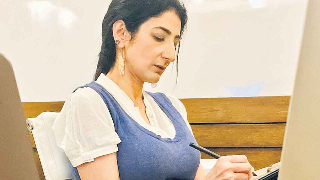 దేశంలోకి ప్రొఫెసర్‌ నిటాషాకు అనుమతి నిరాకరణ