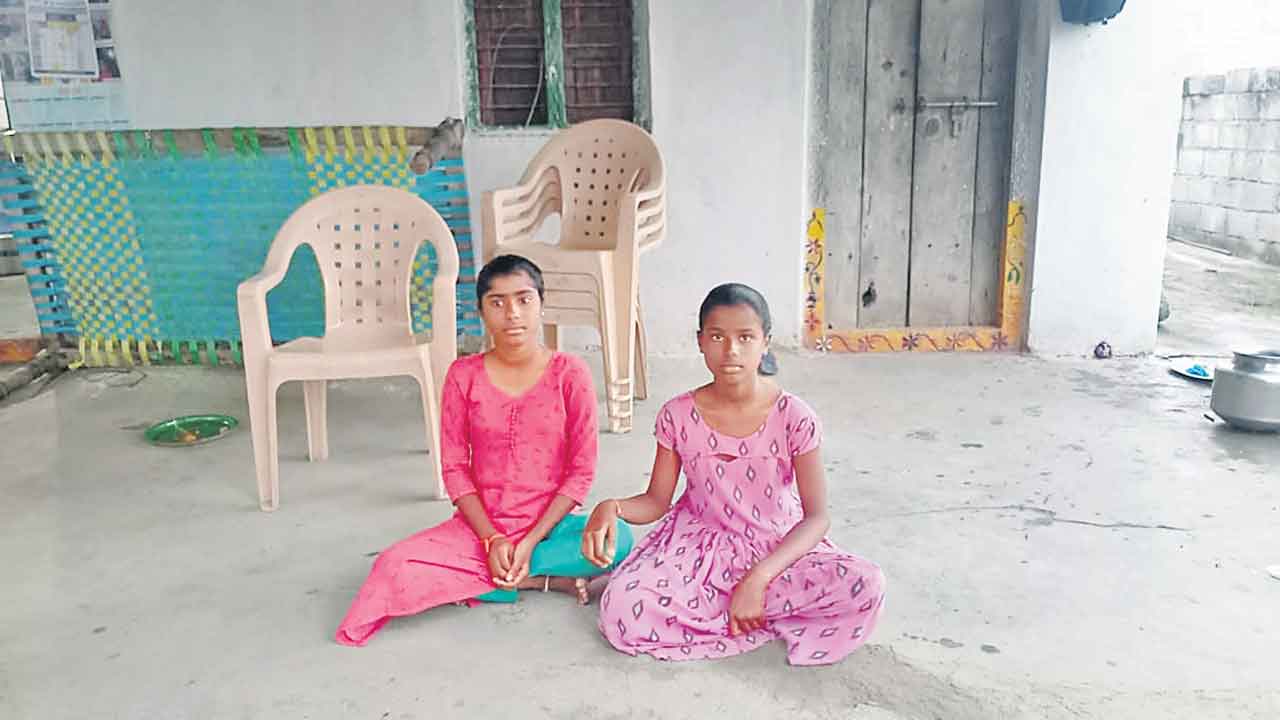 ఈ బాలికలు.. విధి వంచితులు