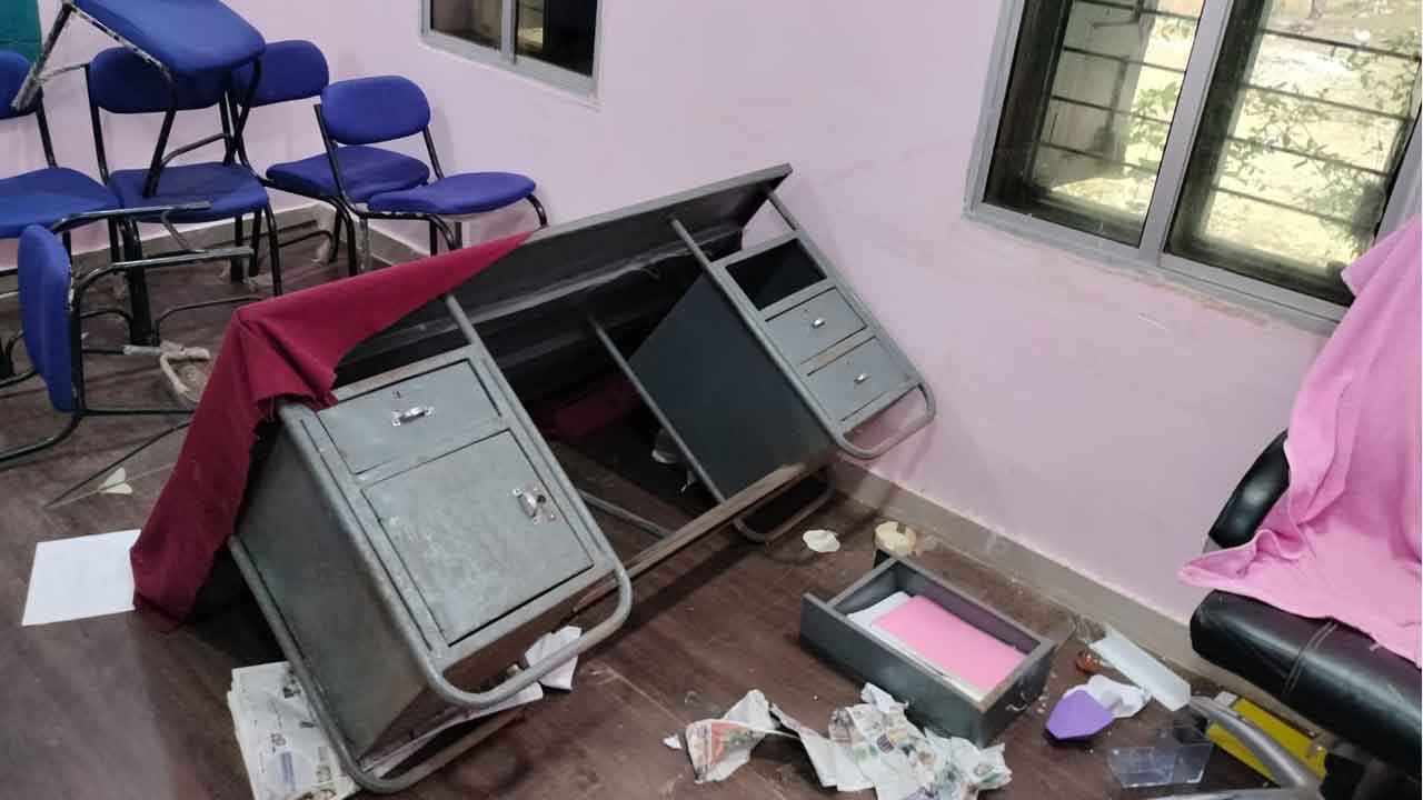 Achampet | అచ్చంపేటలో కన్నెర్రజేసిన పల్లిరైతు.. మార్కెట్‌ కార్యాలయం ధ్వంసం