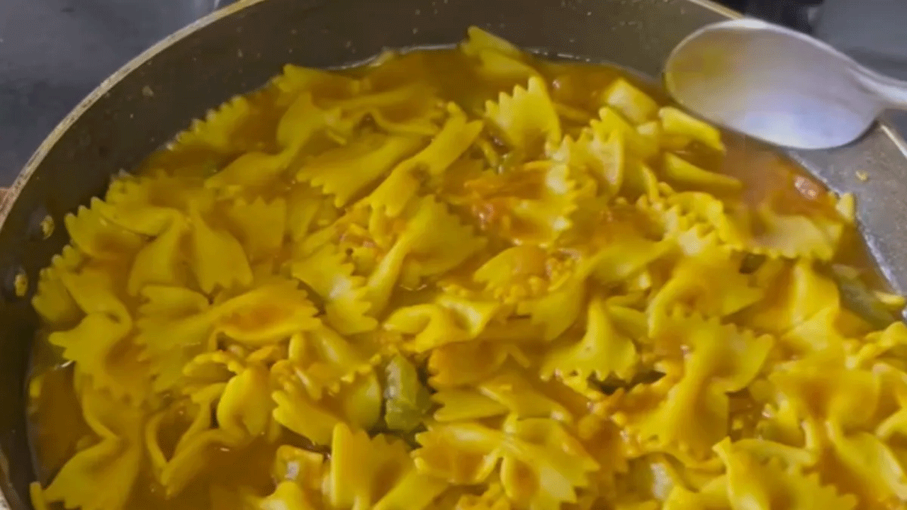 Viral Video | చోలే గ్రేవీలో పాస్తా తయారీ : చెఫ్ ఐడియాపై నెటిజన్లు ఫైర్