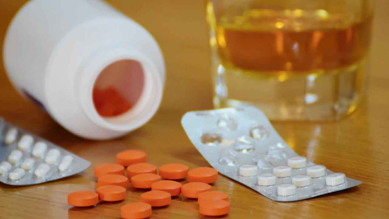 Nalgonda | ట్యాబ్లెట్ల కిక్కు గుట్టురట్టు.. నల్లగొండలో భారీగా మత్తు గోలీలు స్వాధీనం