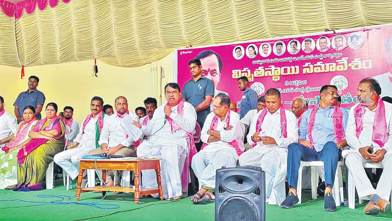 ముఖ్యమంత్రీ.. దిగజారి మాట్లాడొద్దు