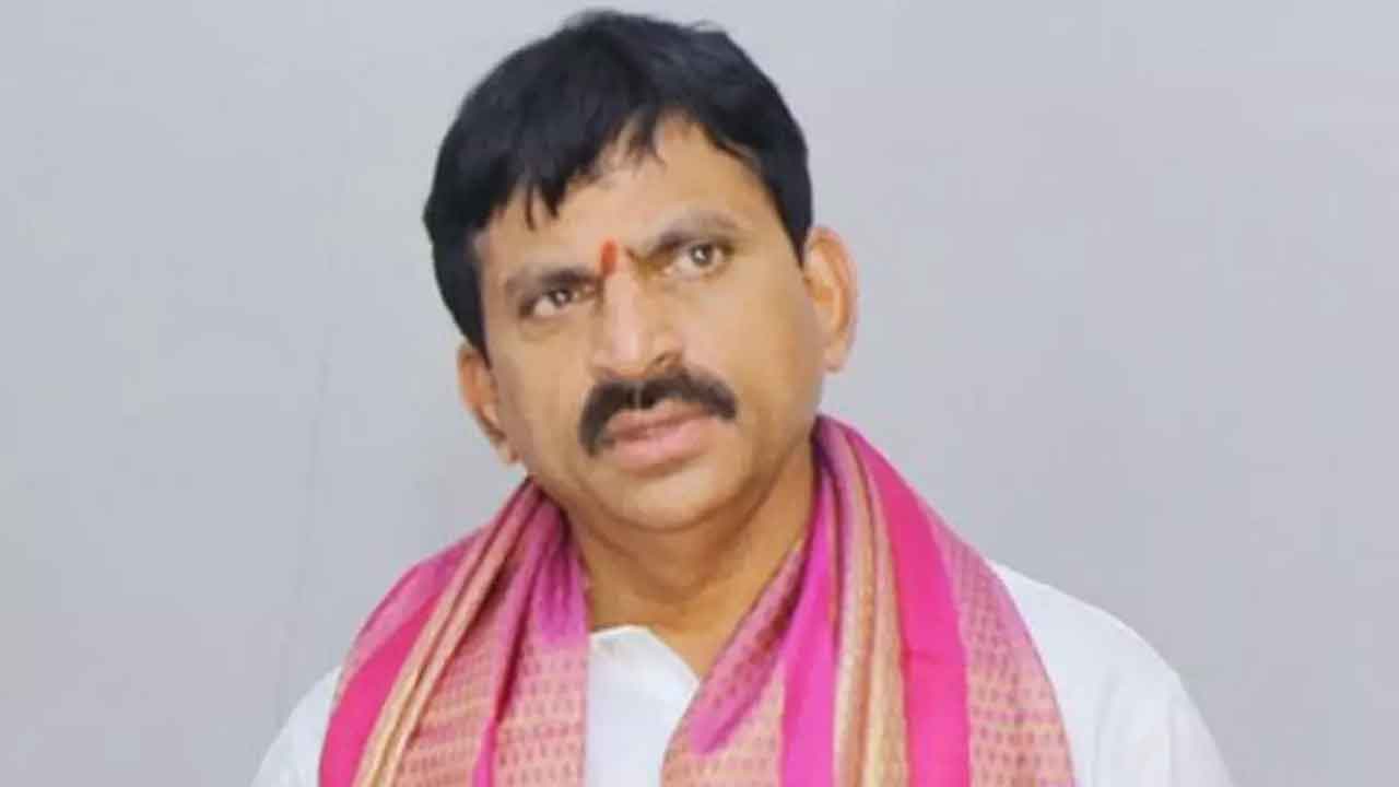 Minister Ponguleti Srinivasa Reddy | వివాదంలో మంత్రి పొంగులేటి కుమారుడు.. చెన్నై కస్టమ్స్‌ అధికారుల నోటీసులు