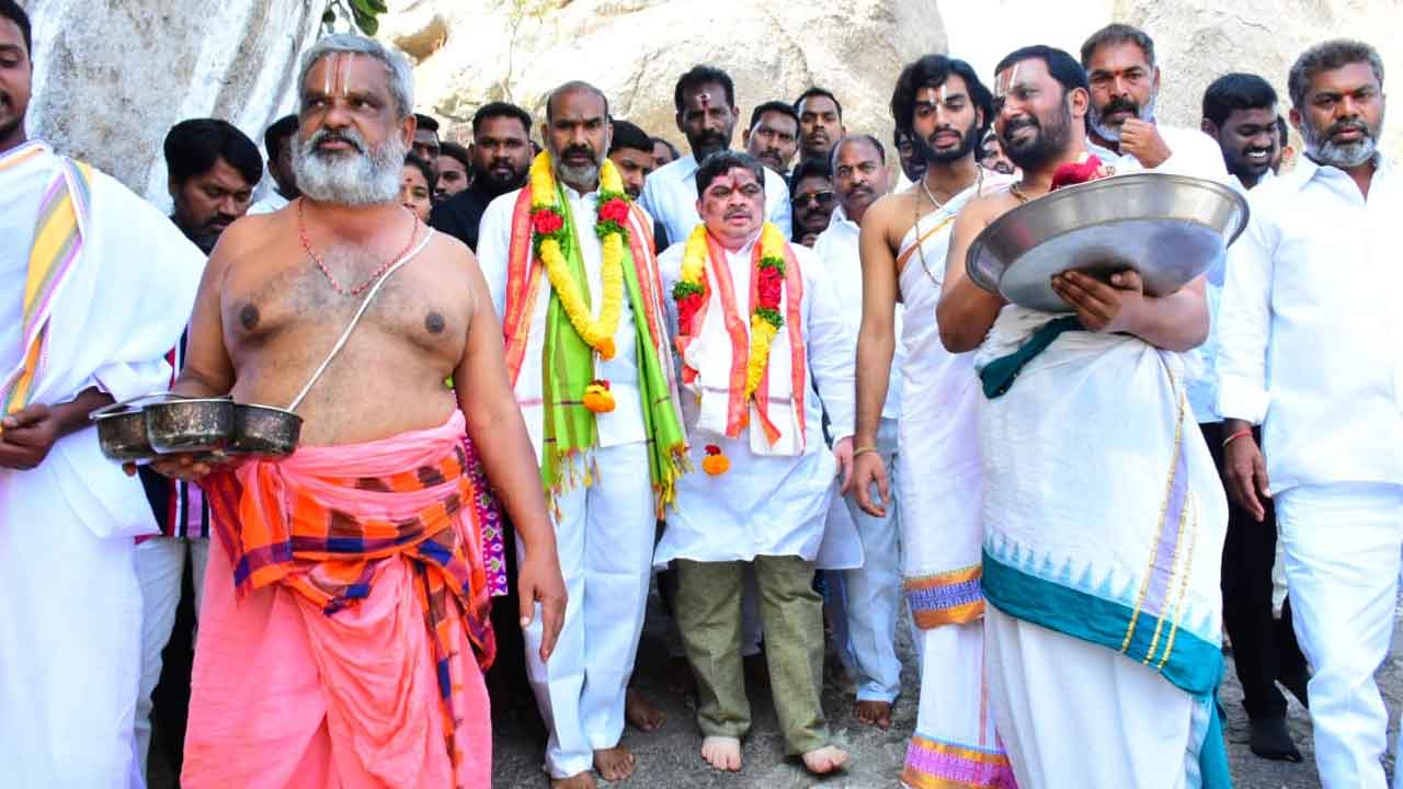 Vemulawada | బండి సంజయ్ వేములవాడ దేవస్థానానికి ఏం చేశాడో చెప్పాలి : మంత్రి పొన్నం