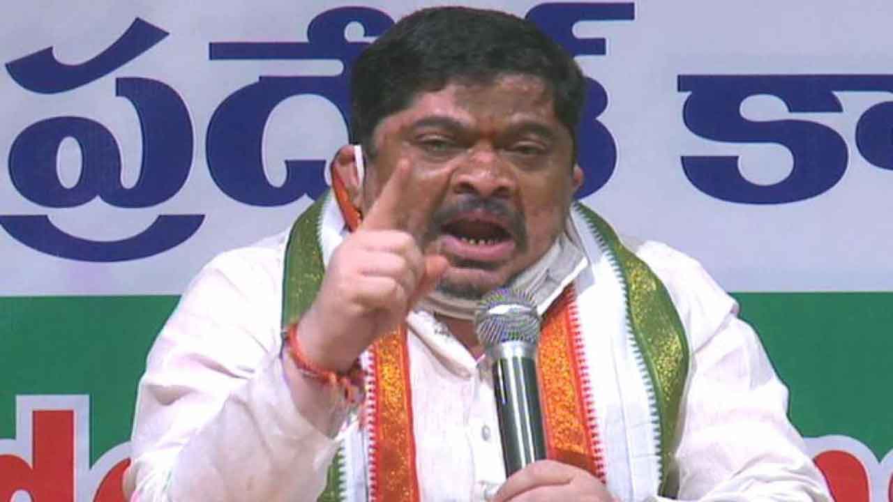 బండి సంజయ్‌ ఓ వేస్ట్‌ఫెలో