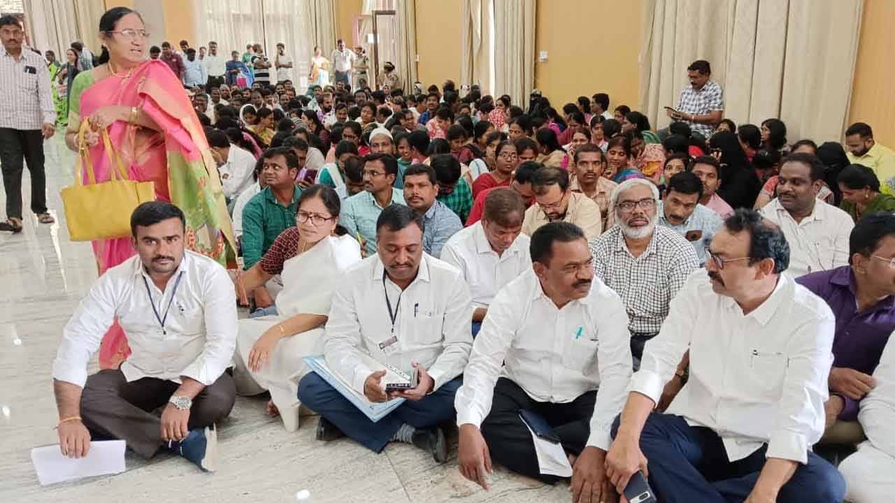 Praja Bhavan | ప్రజాభవన్‌లో గురుకుల ఉద్యోగ జేఏసీ సంఘాల ధర్నా