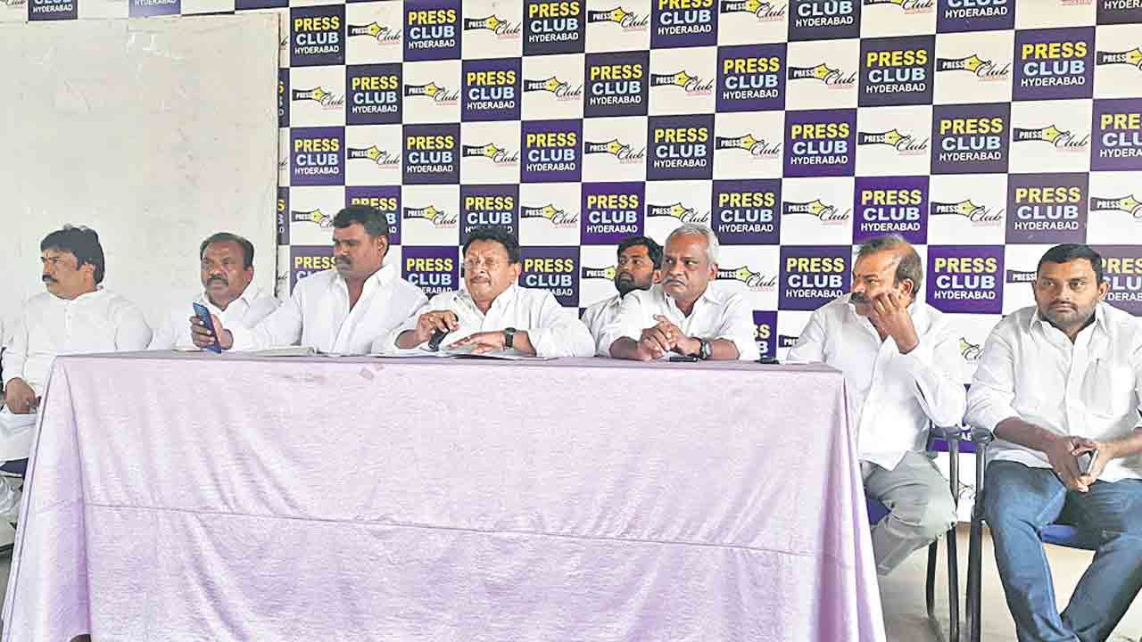 బడ్జెట్లో బీసీలకు మొండి ‘చేయి’