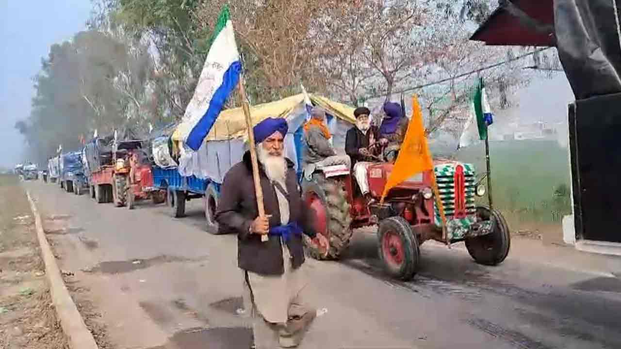 Dilli Chalo: రేష‌న్‌, వంట‌సామాగ్రితో క‌దిలిన వేలాది పంజాబీ ట్రాక్ట‌ర్లు..