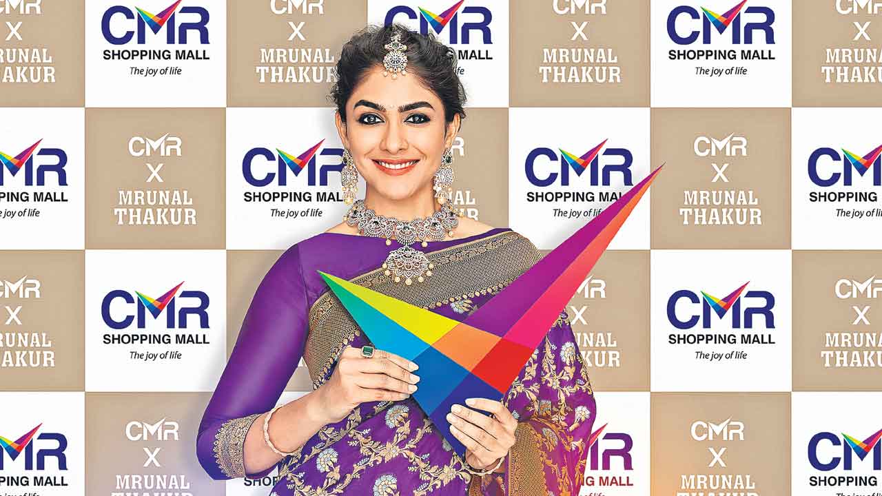 సీఎంఆర్‌ ప్రచారకర్తగా మృణాల్‌ ఠాకూర్‌