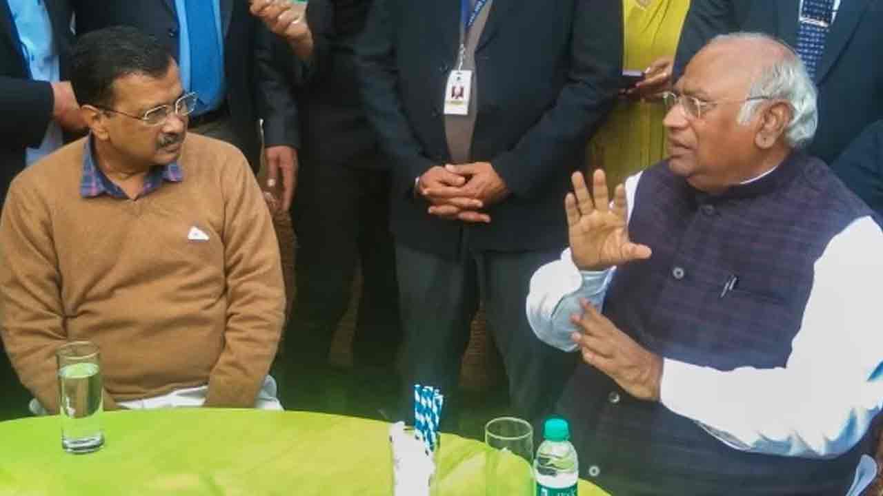 Loksabha Polls: ఢిల్లీలో ఆప్‌, కాంగ్రెస్ మ‌ధ్య కుదిరిన డీల్‌