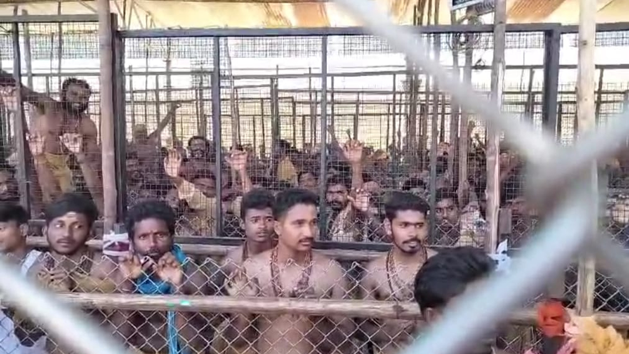 Srisailam | శ్రీశైలంలో శివస్వాముల ఆందోళన.. ఈవో డౌన్‌ డౌన్‌ అంటూ నినాదాలు