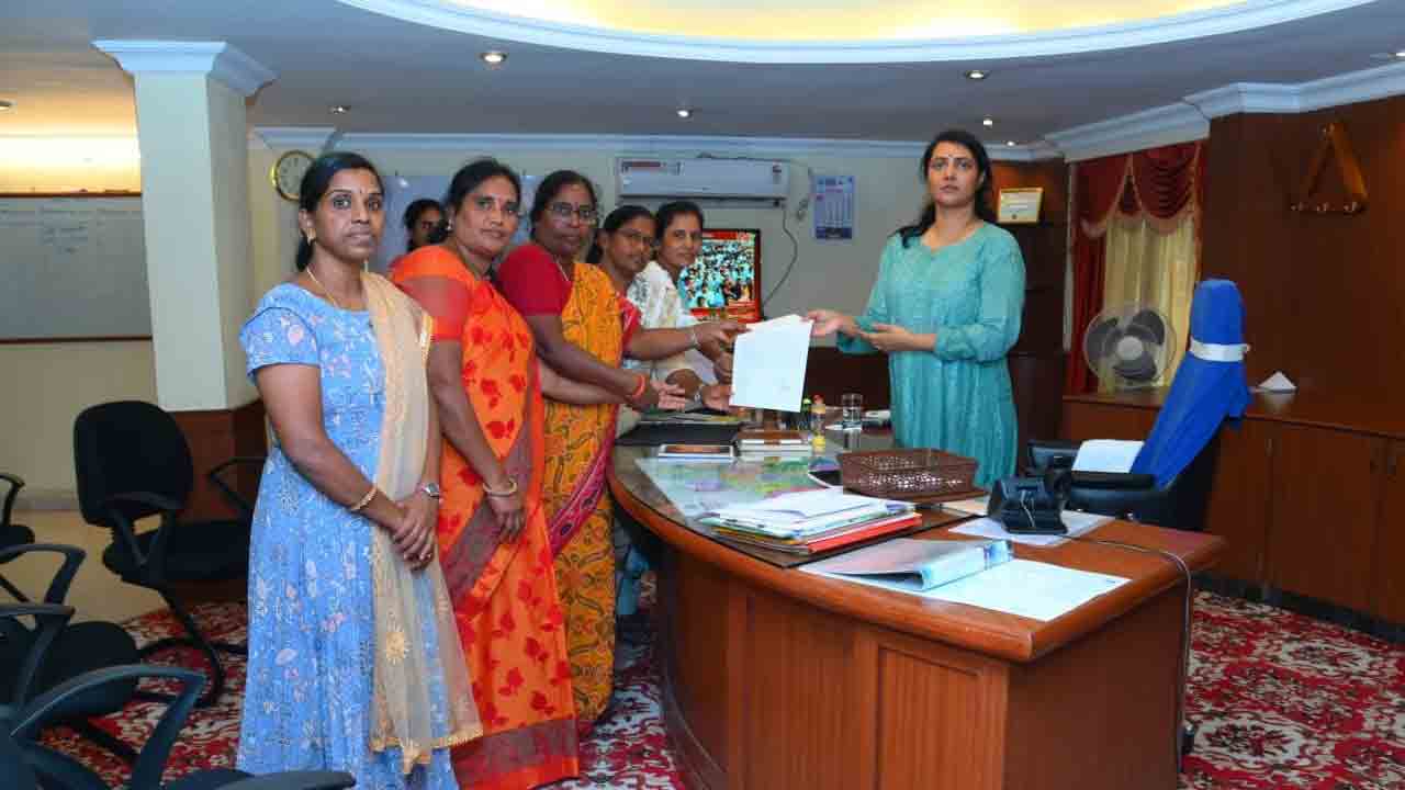 ఆకతాయిల ఆగడాలపై కఠిన చర్యలు తీసుకోవాలి