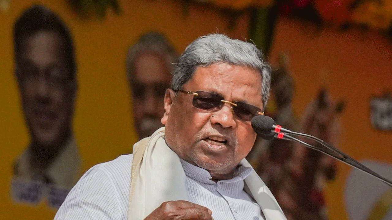 Siddaramaiah | టెంపుల్ ట్యాక్స్ ర‌గ‌డ‌ : కాషాయ పార్టీపై క‌ర్నాట‌క సీఎం ఫైర్‌
