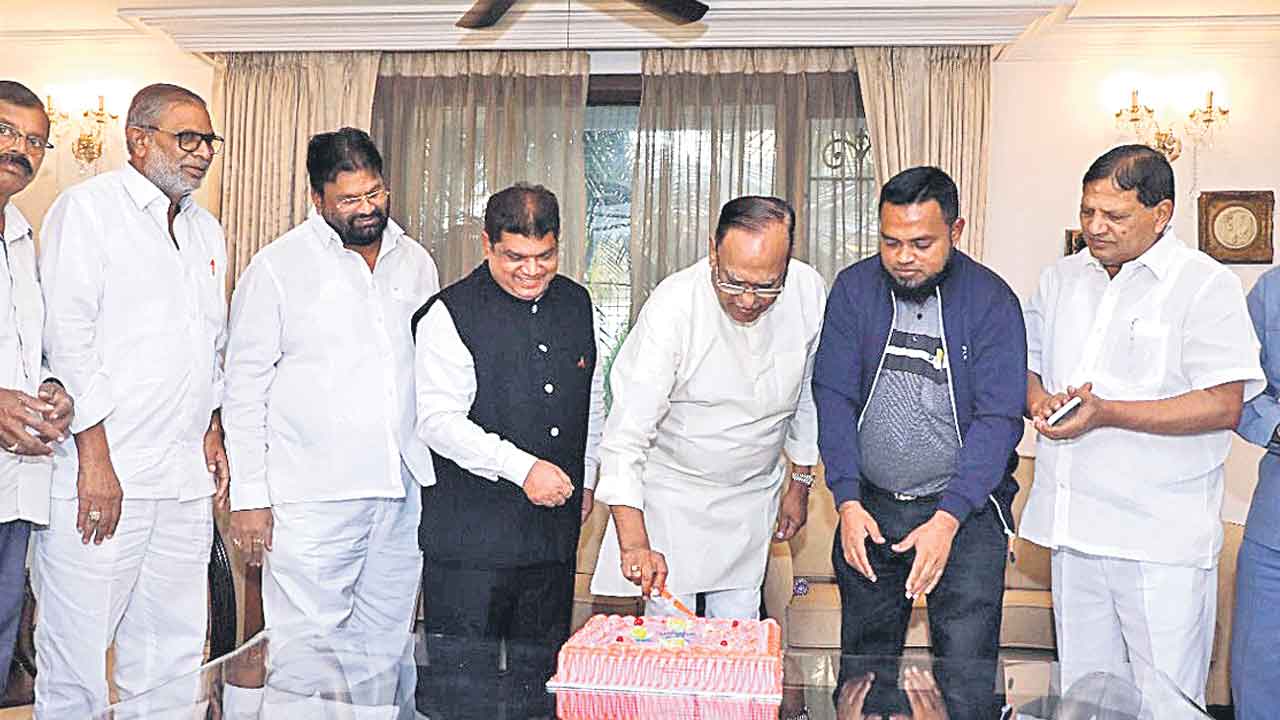 ఘనంగా గుత్తా జన్మదిన వేడుకలు