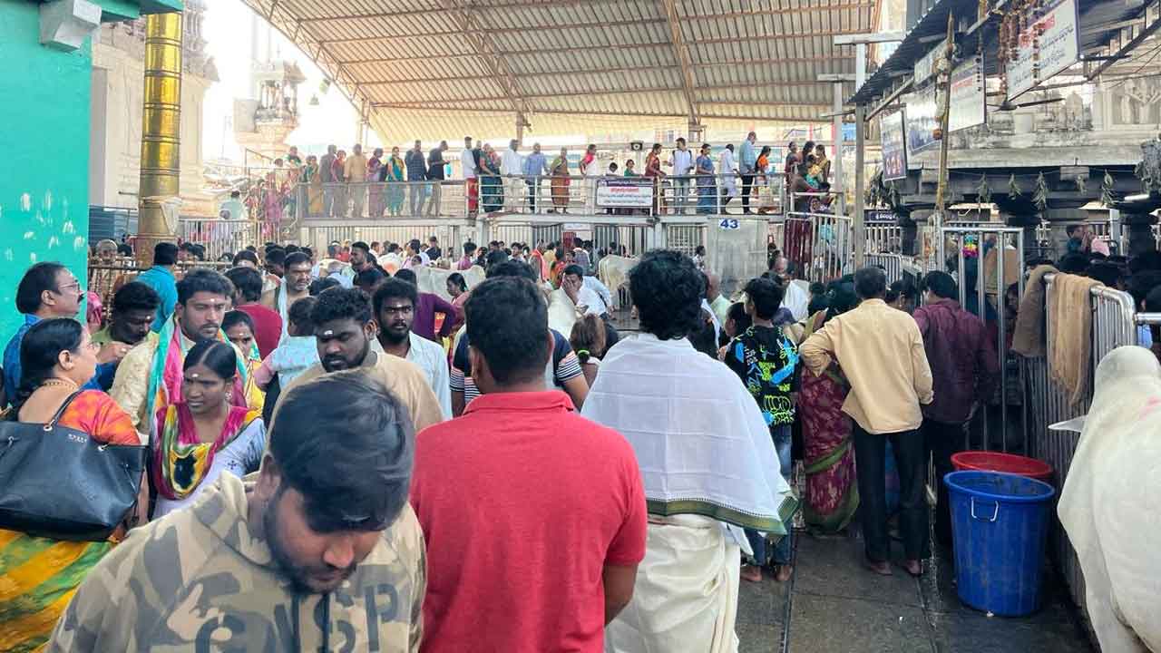 Vemulavada | రాజన్న ఆలయానికి పోటెత్తిన భక్తజనం