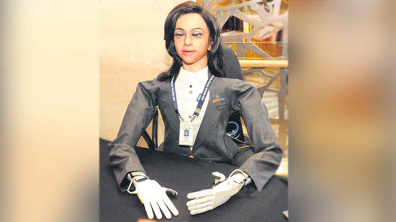 ISRO | వ్యోమ మిత్ర.. మహిళా రోబోను అంతరిక్షానికి పంపనున్న ఇస్రో