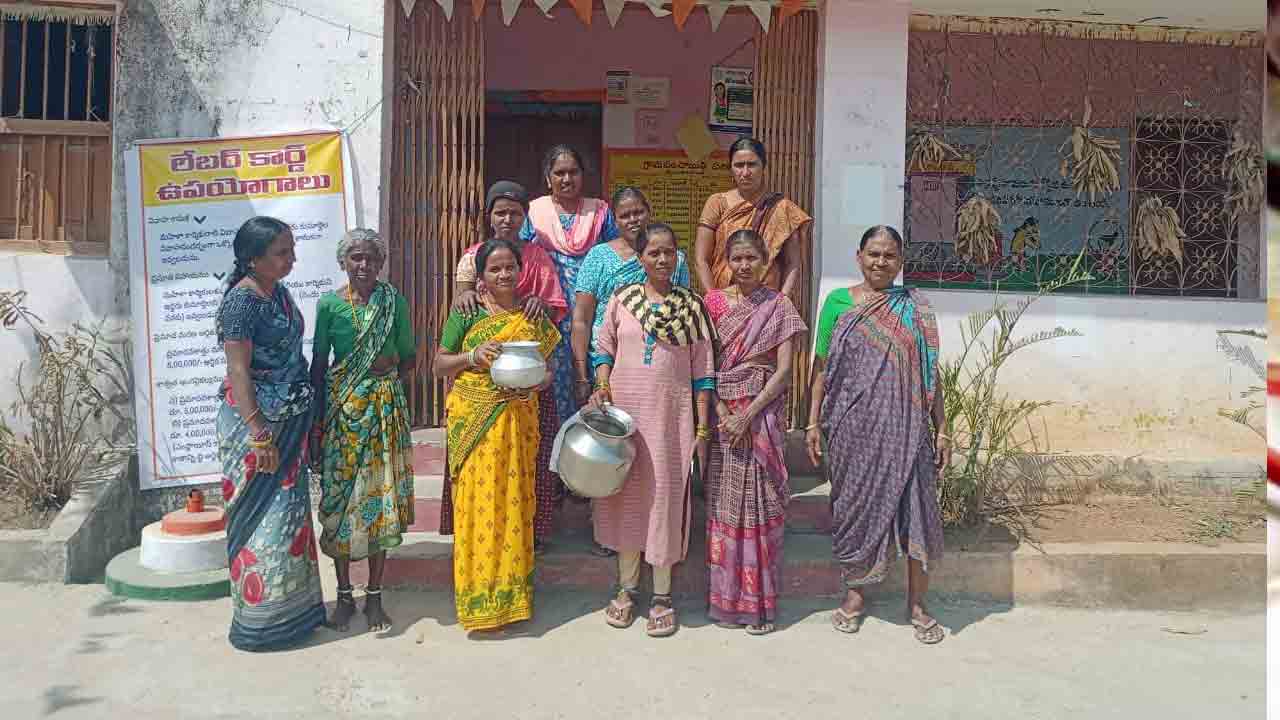 తాగునీటి కోసం మహిళల ఆందోళన