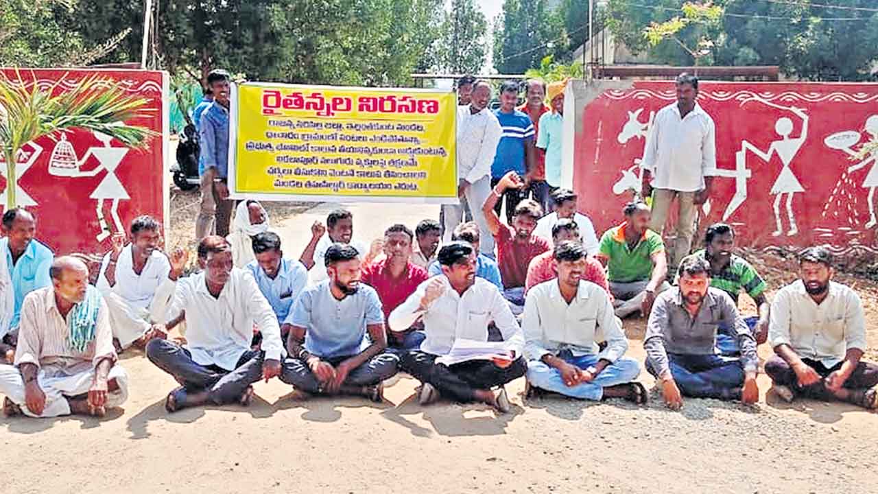 కాల్వకు స్థలం, సాగునీళ్లివ్వండి