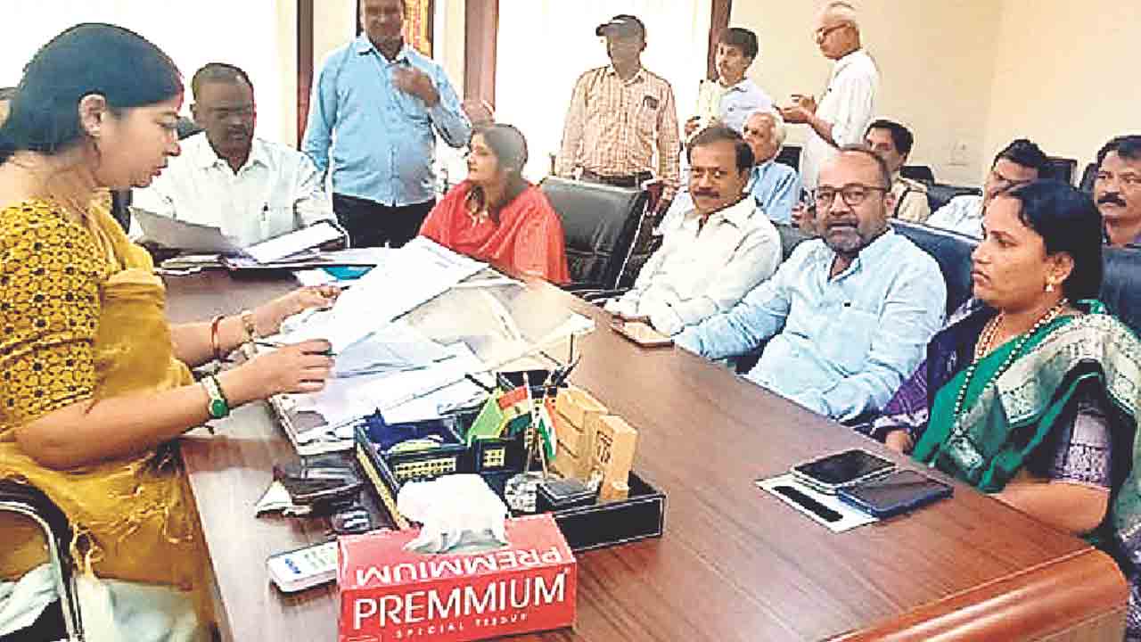 పట్టు బిగిస్తున్న బీఆర్‌ఎస్‌..