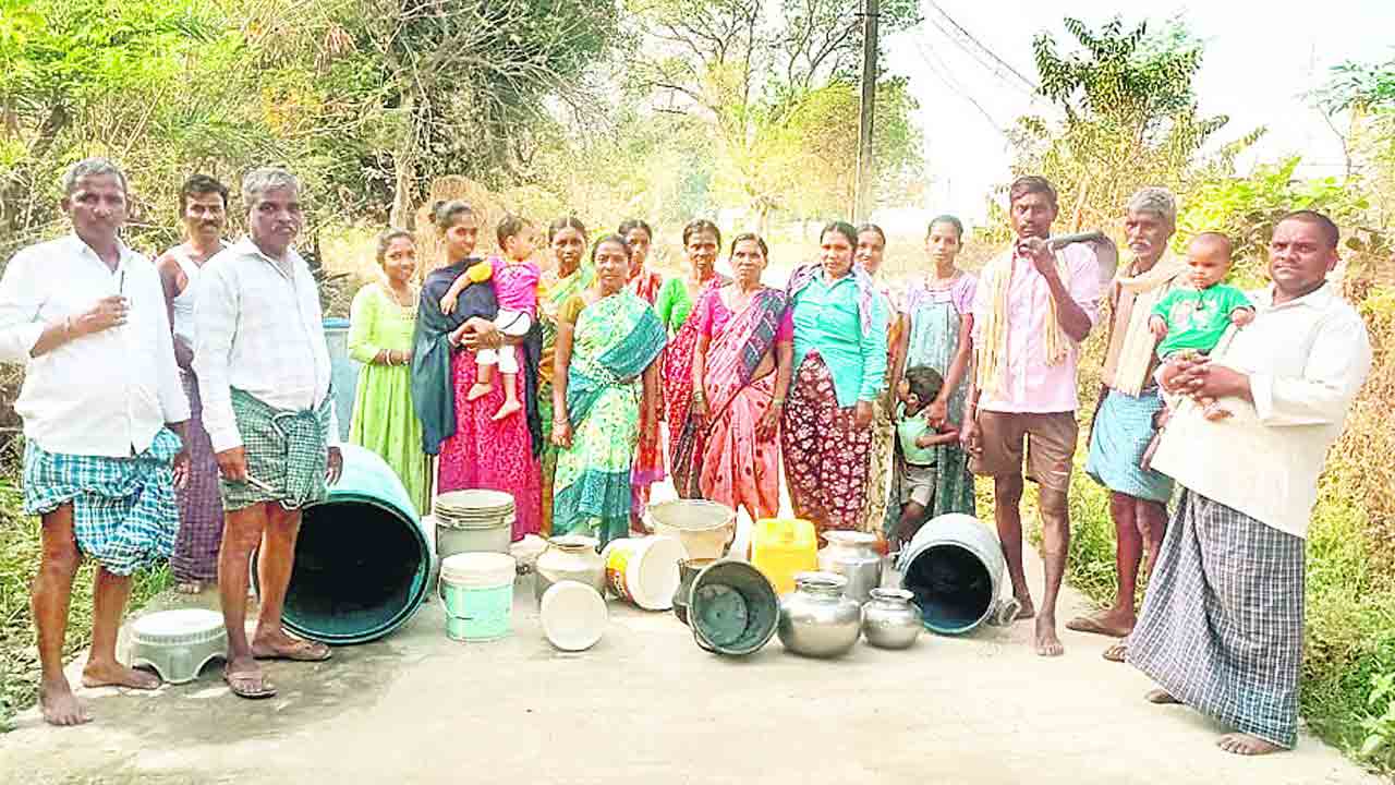 గుక్కెడు నీళ్లందించండి..