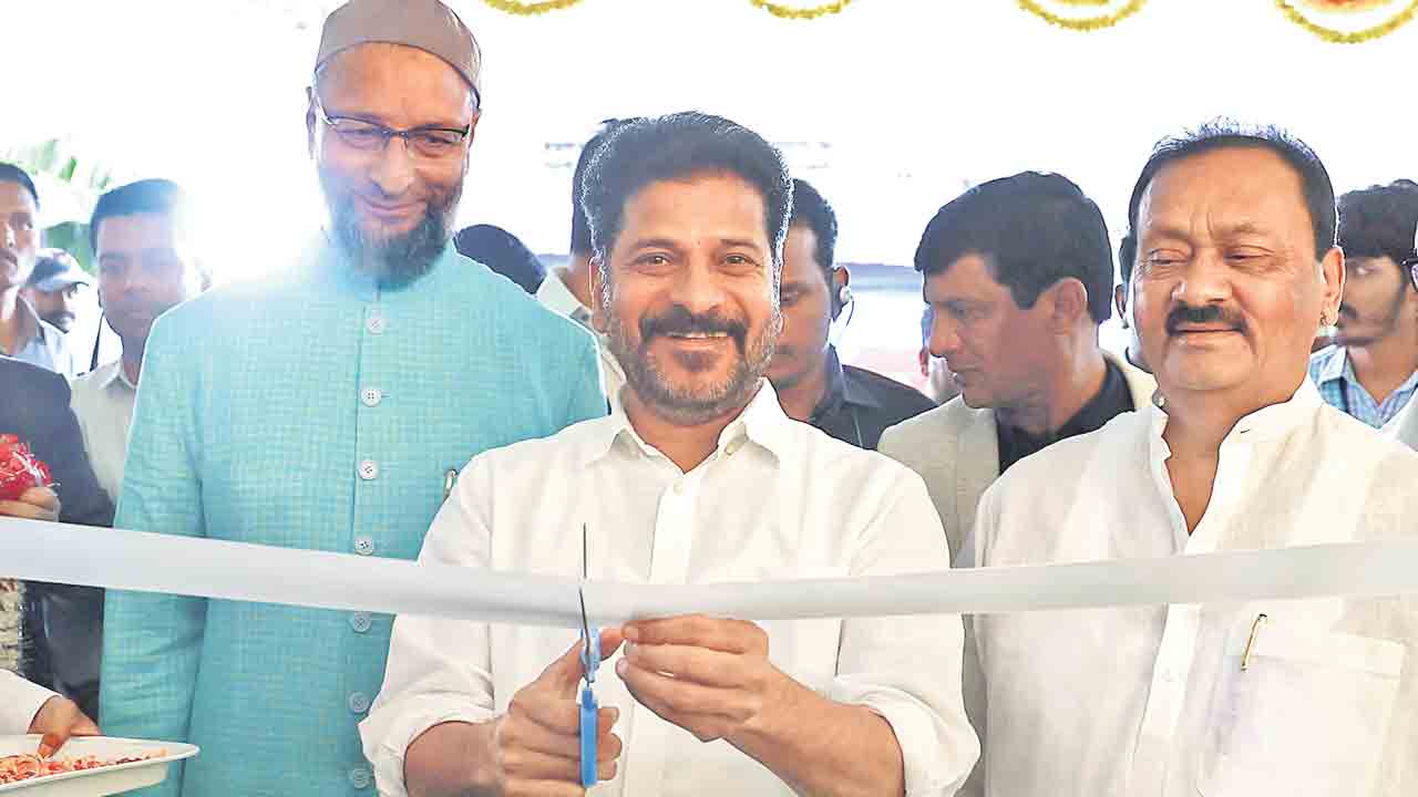 మైనార్టీ గురుకుల పాఠశాల కళాశాల భవనం ప్రారంభం