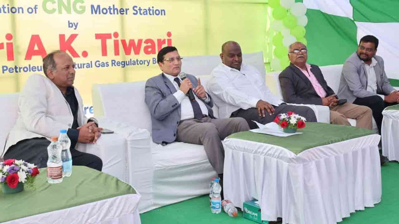 దేశంలో 12కోట్ల గృహాలకు వంటగ్యాస్‌