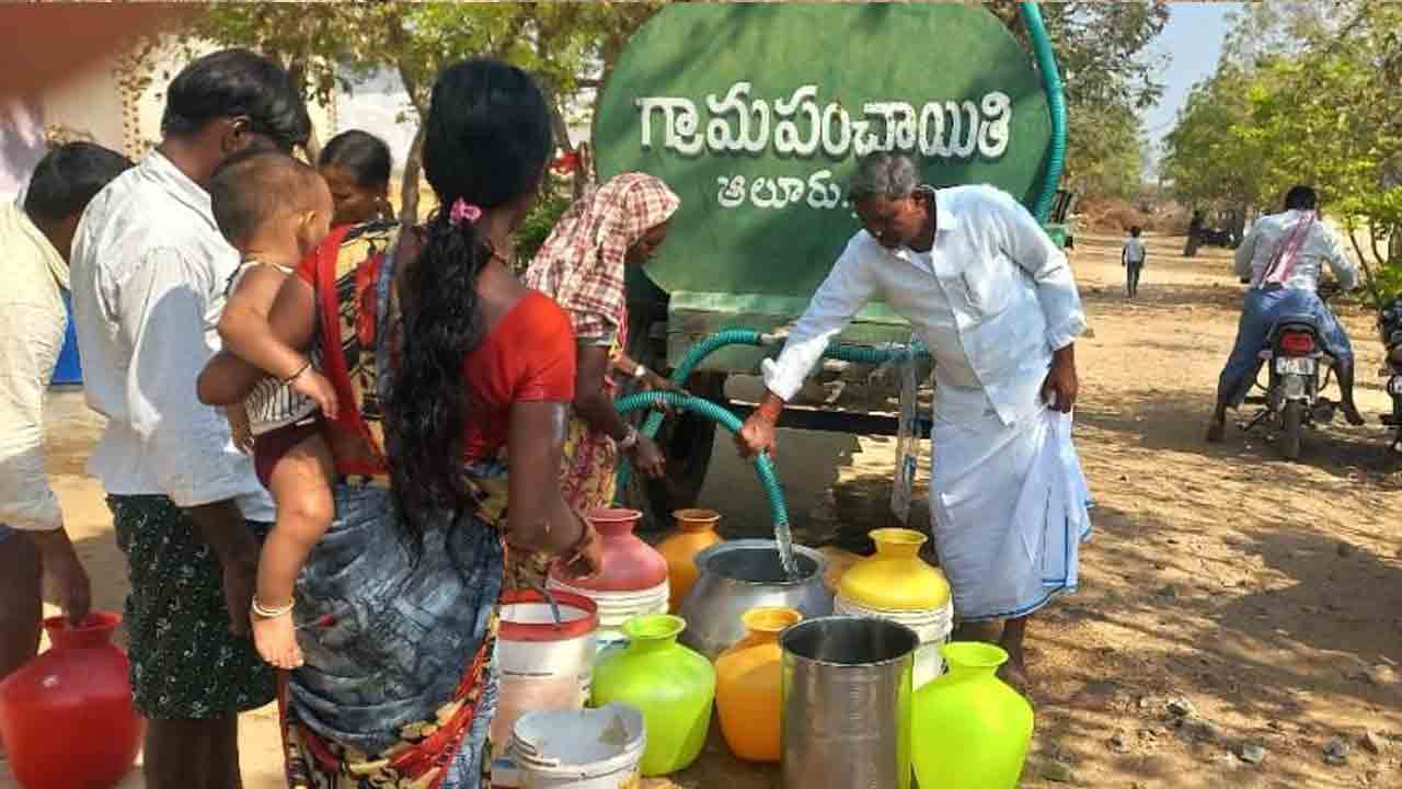 మాజీ సర్పంచ్‌ ఔదార్యం