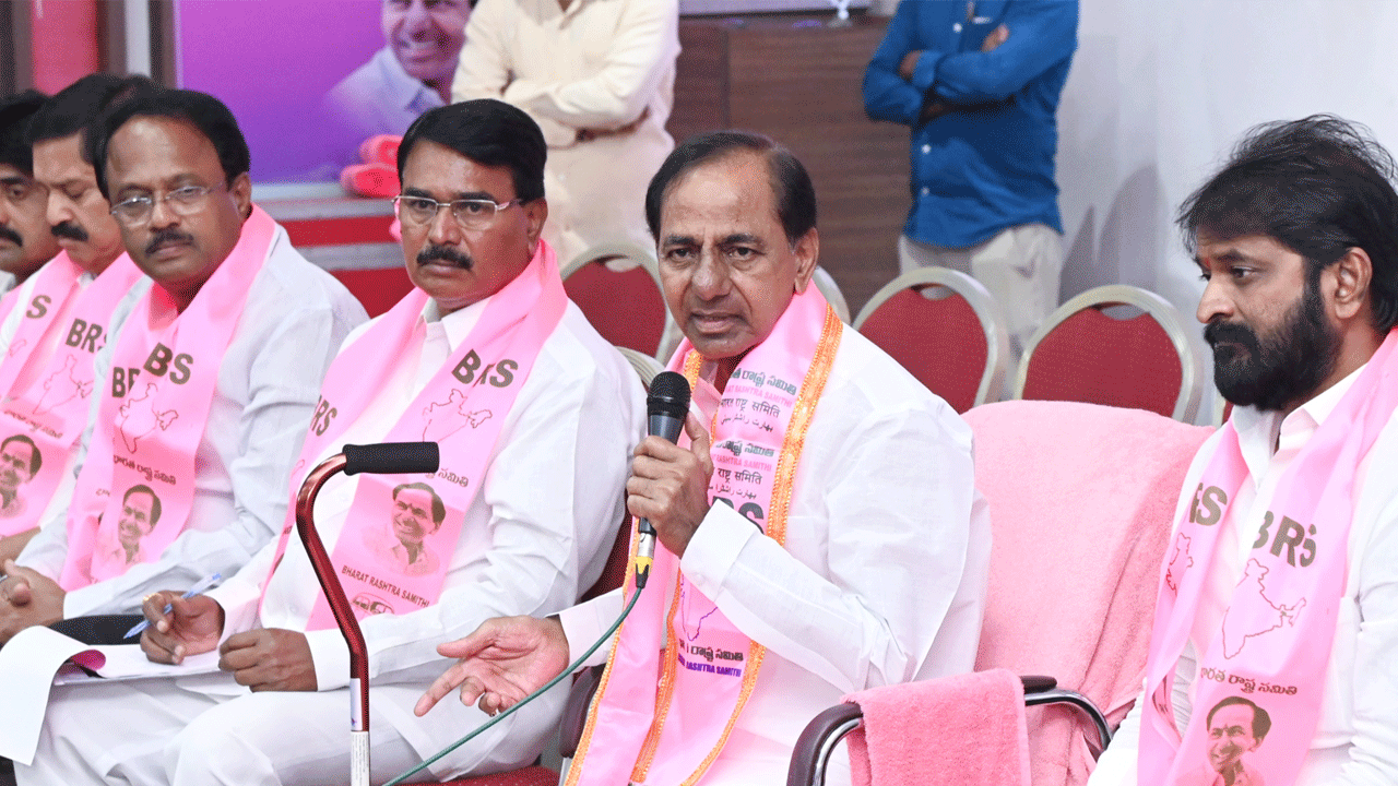 మళ్లీ మన్నెకే..