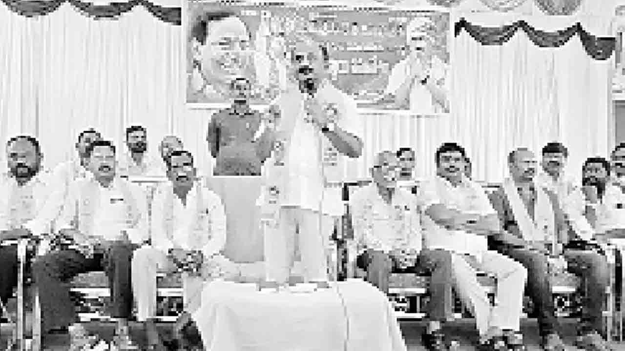 రేవంత్‌ పాలనపై ప్రజల్లో వ్యతిరేకత ప్రారంభం