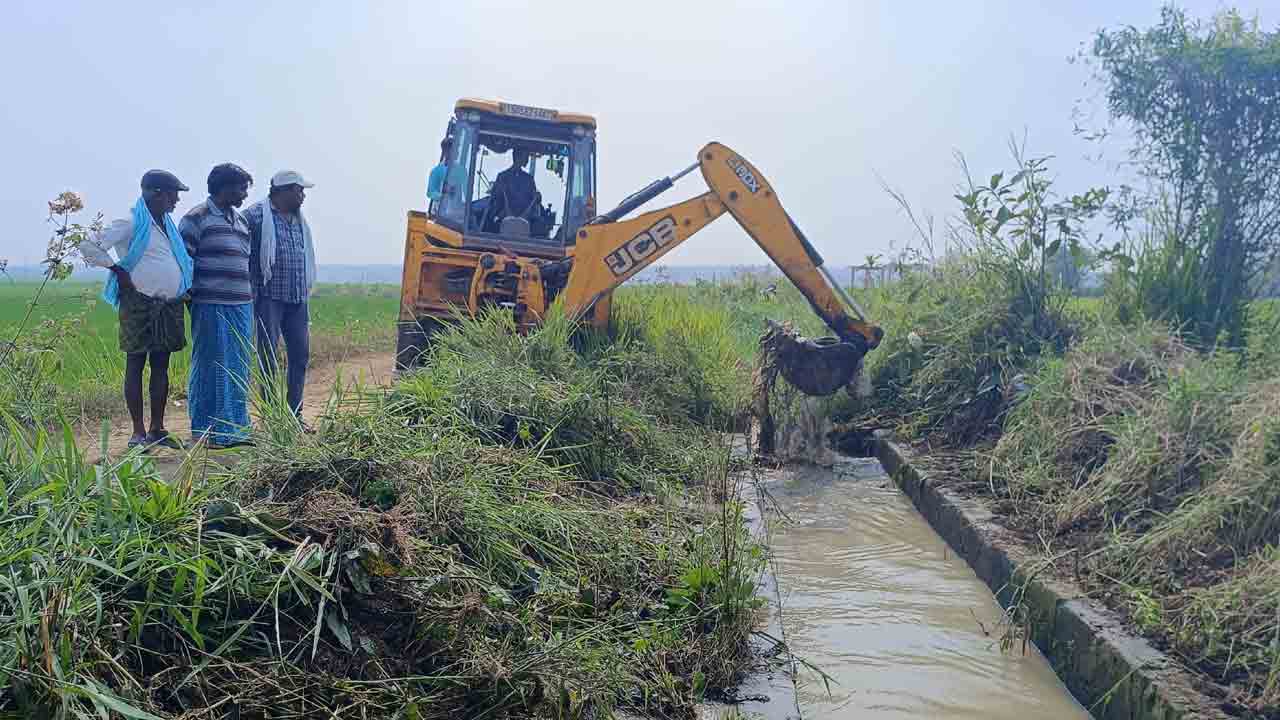 తలాకొంత.. పూడికతీతకే అంతా..
