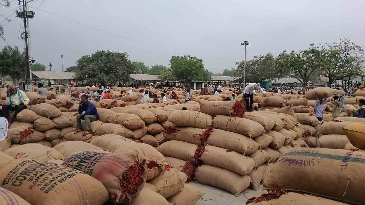 మిర్చి ధర ఢమాల్‌